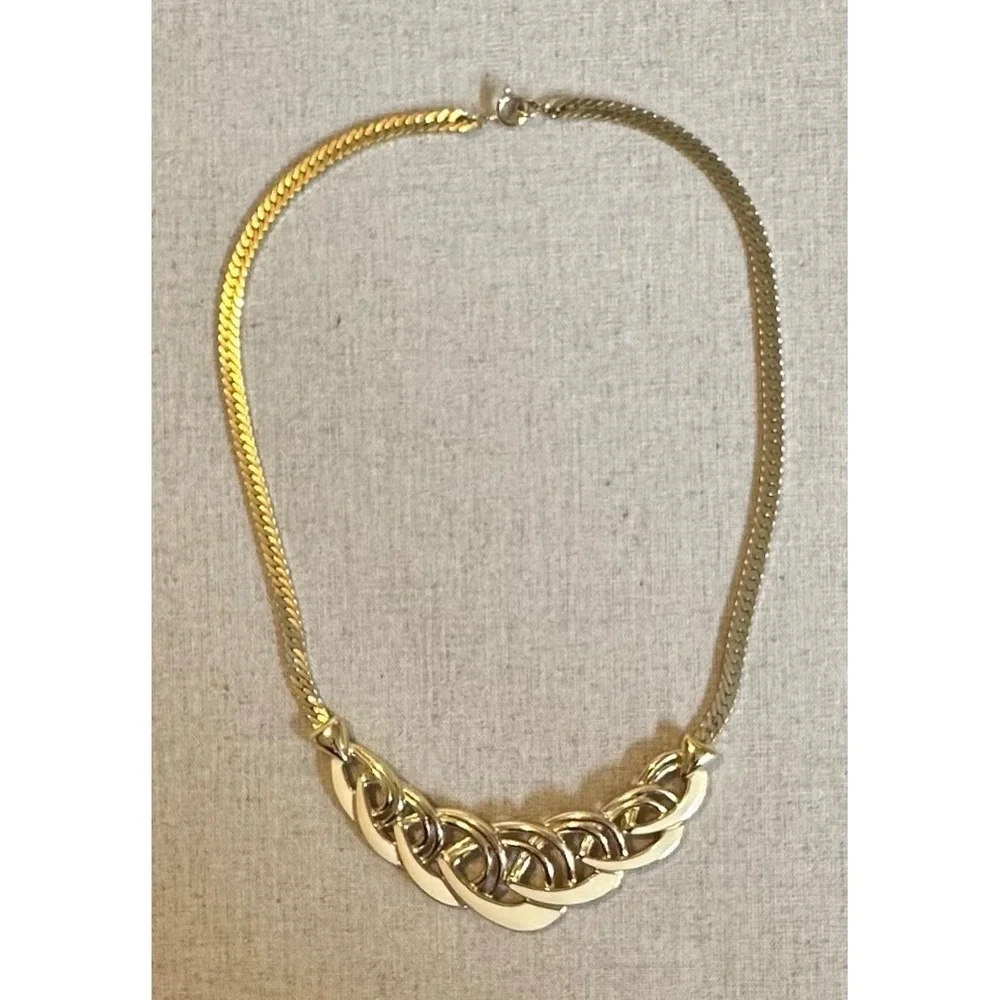 Trifari VTG Gold Tone Cream‎ Enamel Choker Necklace Herringbone 17
